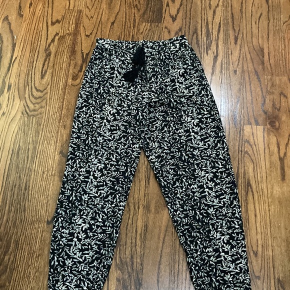 Floral patterned polyester pants with drawstring - Picture 3 of 3